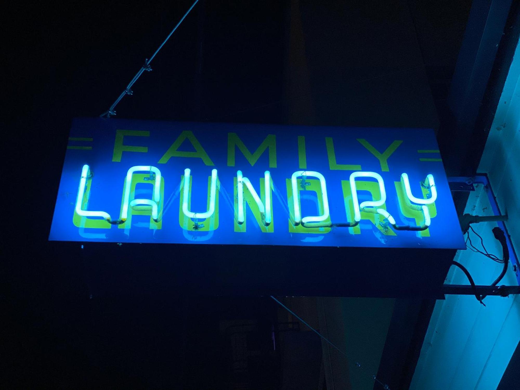 Family Laundry & Spa Sacramento Exteriör bild